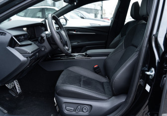 Новый Toyota Camry Sedan 2024 (3 фото)