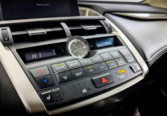 Подержанный автомобиль Lexus NX 2015 года (27 фото)