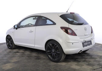 Подержанный автомобиль Opel Corsa 2012 года (7 фото)
