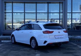 Подержанный автомобиль Kia Ceed Wagon 2019 года (7 фото)