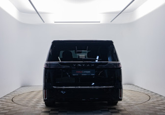 Подержанный автомобиль Voyah Dream 2023 года (5 фото)