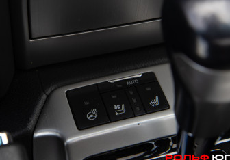 Подержанный автомобиль Toyota Land Cruiser Suv 2021 года (25 фото)