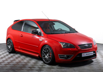 Подержанный автомобиль Ford Focus ST Hatchback 2007 года (3 фото)