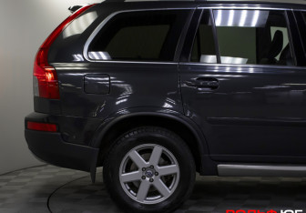 Подержанный автомобиль Volvo XC90 2011 года (25 фото)