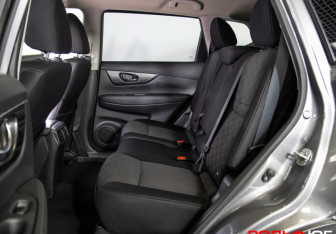 Подержанный автомобиль Nissan X-Trail 2018 года (8 фото)