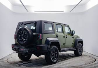 Подержанный автомобиль BAIC BJ40 2024 года (5 фото)