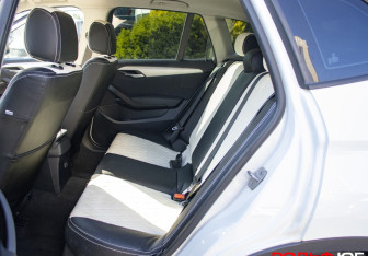 Подержанный автомобиль BMW X1 2014 года (10 фото)