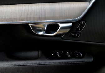 Подержанный автомобиль Volvo S90 2021 года (27 фото)
