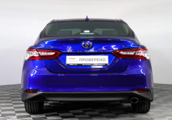 Подержанный автомобиль Toyota Camry Sedan 2021 года (6 фото)