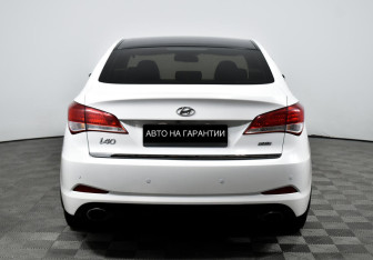 Подержанный автомобиль Hyundai i40 Sedan 2013 года (4 фото)