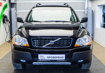 Подержанный автомобиль Volvo XC90 2006 года (2 фото)
