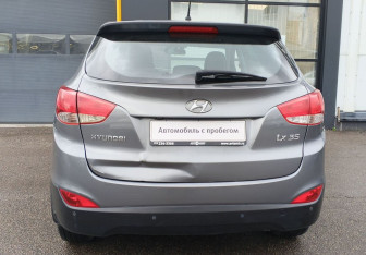 Подержанный автомобиль Hyundai ix35 2014 года (6 фото)