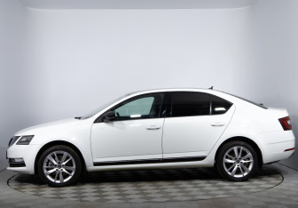 Подержанный автомобиль Skoda Octavia Liftback 2017 года (8 фото)
