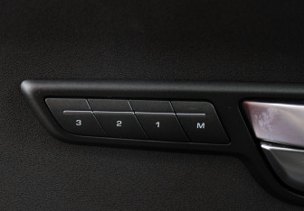 Подержанный автомобиль Land Rover Range Rover Evoque 2014 года (17 фото)