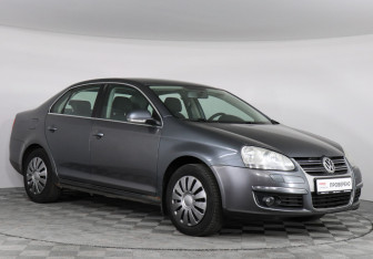 Подержанный автомобиль Volkswagen Jetta Sedan 2008 года (2 фото)