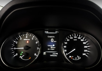 Подержанный автомобиль Nissan X-Trail 2018 года (13 фото)