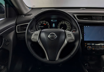 Подержанный автомобиль Nissan X-Trail 2016 года (21 фото)