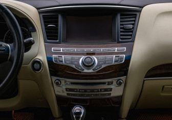 Подержанный автомобиль Infiniti QX60 2018 года (15 фото)