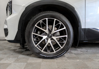 Подержанный автомобиль GAC GS8 2024 года (18 фото)