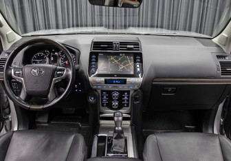 Подержанный автомобиль Toyota Land Cruiser Prado 2021 года (14 фото)