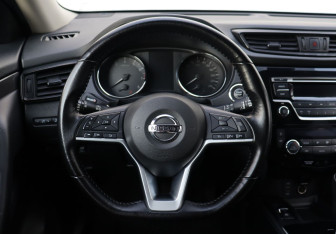 Подержанный автомобиль Nissan X-Trail 2019 года (13 фото)