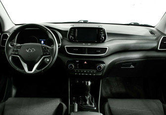 Подержанный автомобиль Hyundai Tucson 2020 года (10 фото)