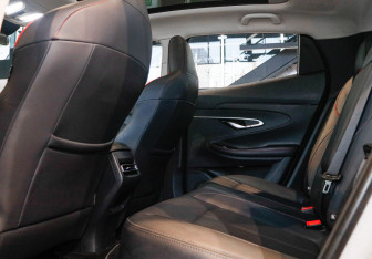 Подержанный автомобиль Changan UNI-T 2023 года (8 фото)