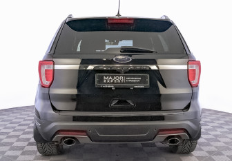 Подержанный автомобиль Ford Explorer 2019 года (6 фото)