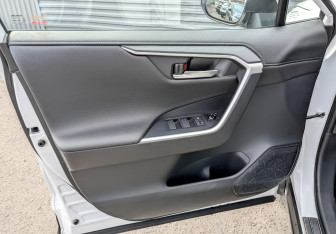Подержанный автомобиль Toyota RAV4 2019 года (19 фото)