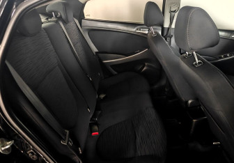 Подержанный автомобиль Hyundai Solaris Sedan 2015 года (17 фото)