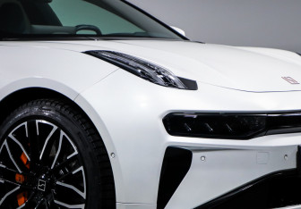 Подержанный автомобиль Zeekr 001 2024 года (17 фото)