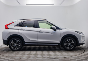 Подержанный автомобиль Mitsubishi Eclipse Cross 2018 года (6 фото)