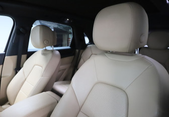 Подержанный автомобиль Porsche Cayenne 2020 года (16 фото)