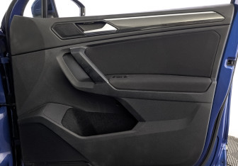 Подержанный автомобиль Volkswagen Tiguan 2020 года (25 фото)