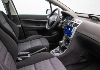 Подержанный автомобиль Peugeot 307 Wagon 2004 года (10 фото)