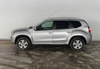 Подержанный автомобиль Nissan Terrano 2022 года (8 фото)