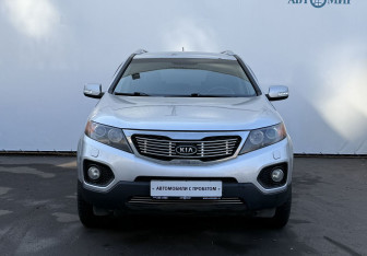 Подержанный автомобиль Kia Sorento 2012 года (2 фото)