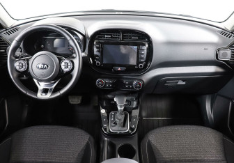 Подержанный автомобиль Kia Soul 2021 года (10 фото)
