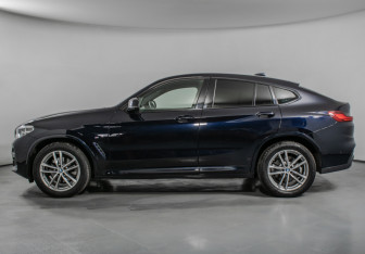 Подержанный автомобиль BMW X4 2018 года (8 фото)