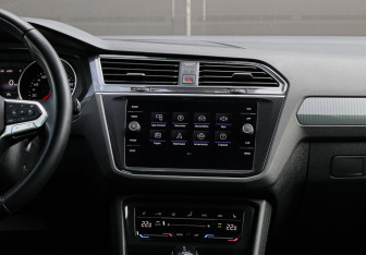 Подержанный автомобиль Volkswagen Tiguan 2021 года (11 фото)