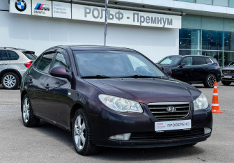 Подержанный автомобиль Hyundai Elantra Sedan 2009 года (3 фото)