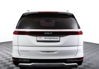 Подержанный автомобиль Kia Carnival 2021 года (6 фото)
