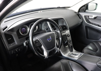 Подержанный автомобиль Volvo XC60 2012 года (7 фото)