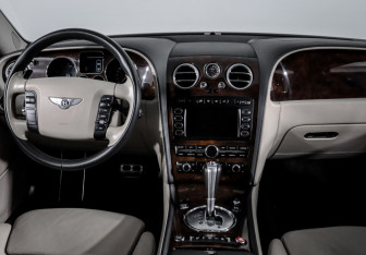 Подержанный автомобиль Bentley Continental Flying Spur 2006 года (13 фото)