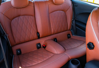 Подержанный автомобиль MINI Hatch 2021 года (8 фото)