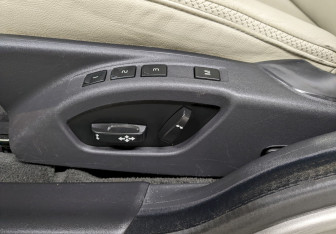 Подержанный автомобиль Volvo XC70 2014 года (15 фото)