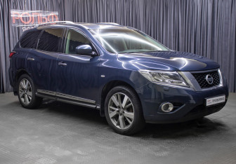 Подержанный автомобиль Nissan Pathfinder 2014 года (3 фото)