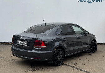 Подержанный автомобиль Volkswagen Polo Sedan 2015 года (5 фото)