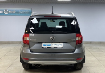 Подержанный автомобиль Skoda Yeti 2018 года (6 фото)