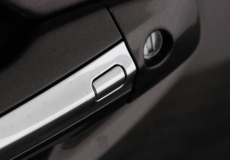 Подержанный автомобиль Infiniti Q50 2015 года (15 фото)